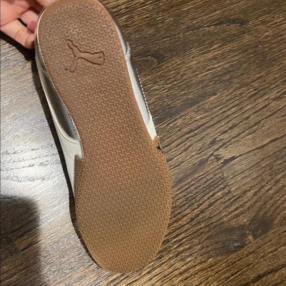 Puma Bella Donna Women's Silver and white Sneakers, size 8 - Picture 3 of 7